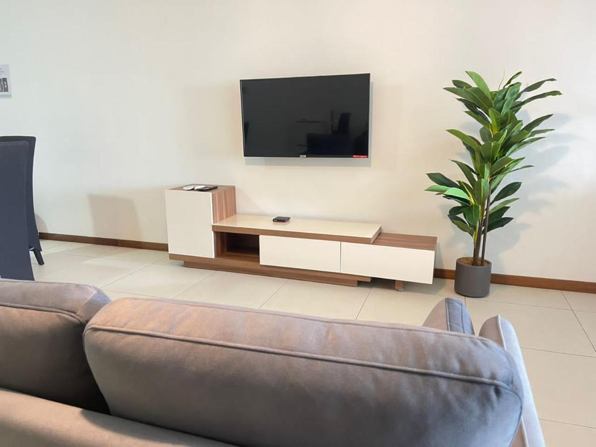 Deluxe Seaview Suite Twin Bed By The Only Bnb Tanjung Tokong Ngoại thất bức ảnh