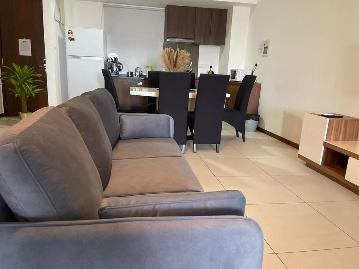 Deluxe Seaview Suite Twin Bed By The Only Bnb Tanjung Tokong Ngoại thất bức ảnh